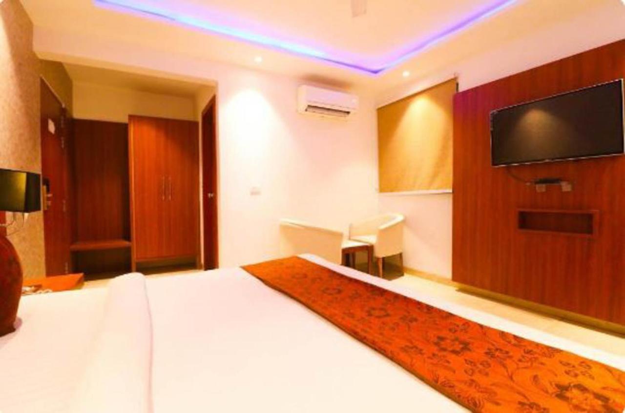 Hotel Royal Sky Luxury Near Delhi Airport ניו דלהי מראה חיצוני תמונה