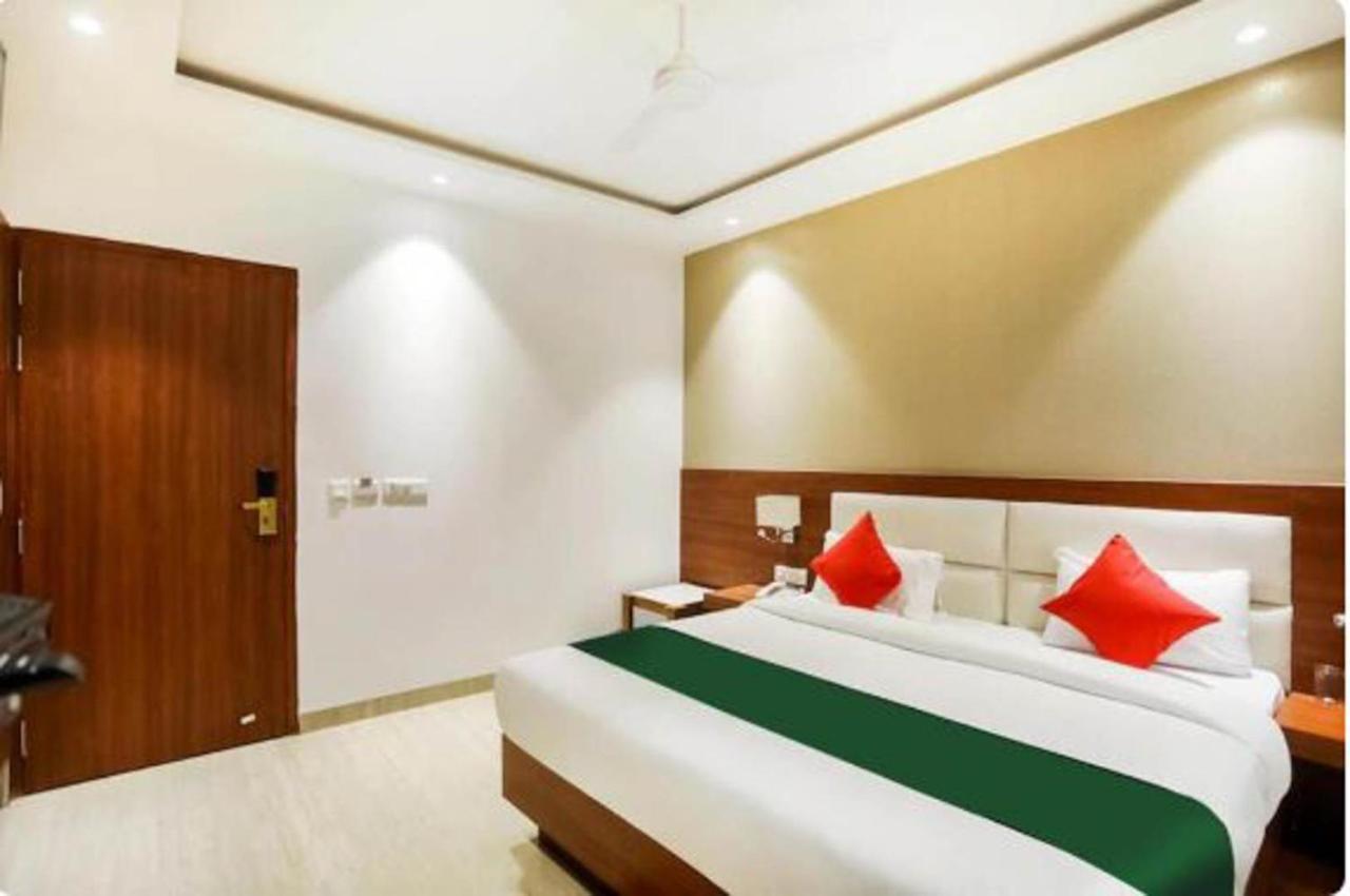 Hotel Royal Sky Luxury Near Delhi Airport ניו דלהי מראה חיצוני תמונה