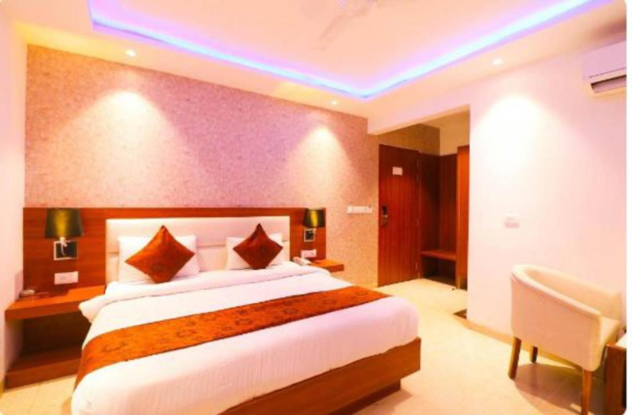 Hotel Royal Sky Luxury Near Delhi Airport ניו דלהי מראה חיצוני תמונה